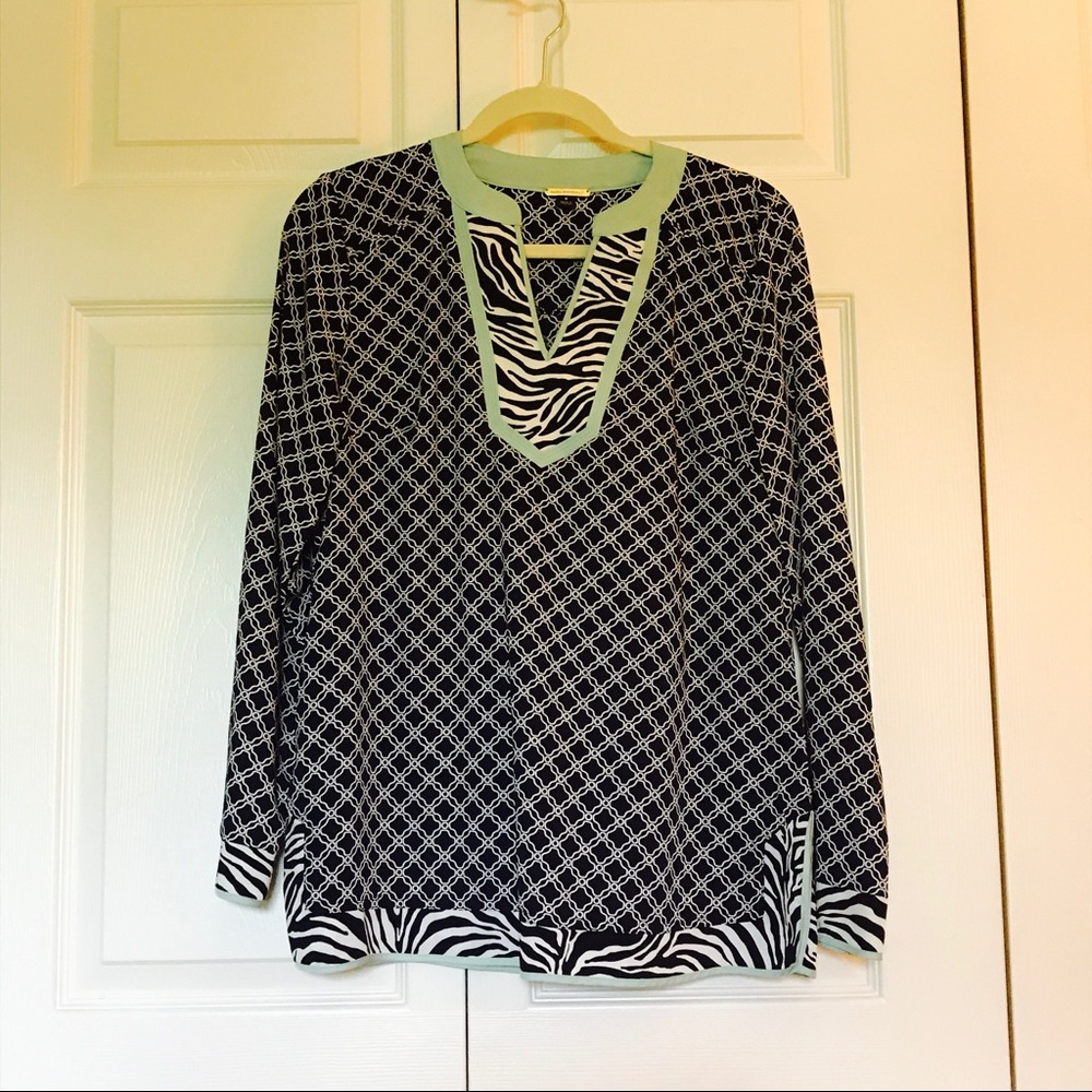 Dana Buchman Navy and Zebra Tunic